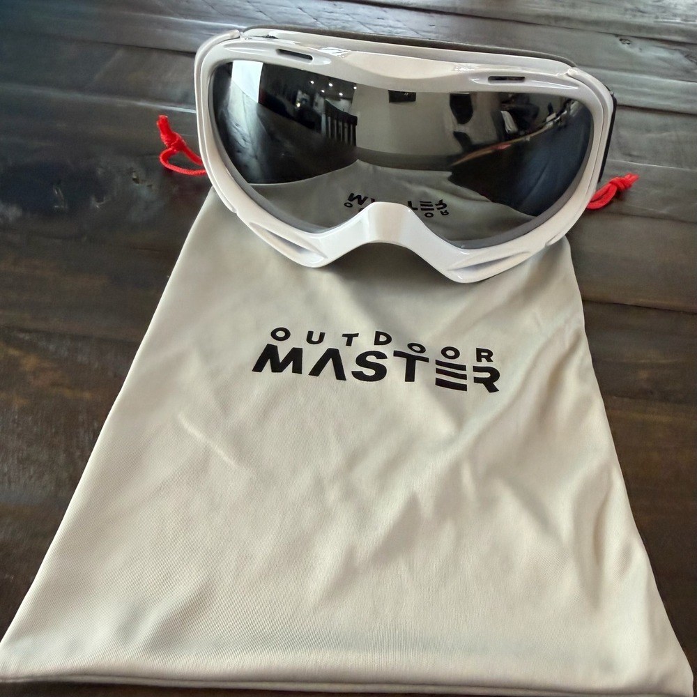 Outdoor Master Snow Goggles Unisex One Size‎ White Mirrored Silver Lens Ski Gear